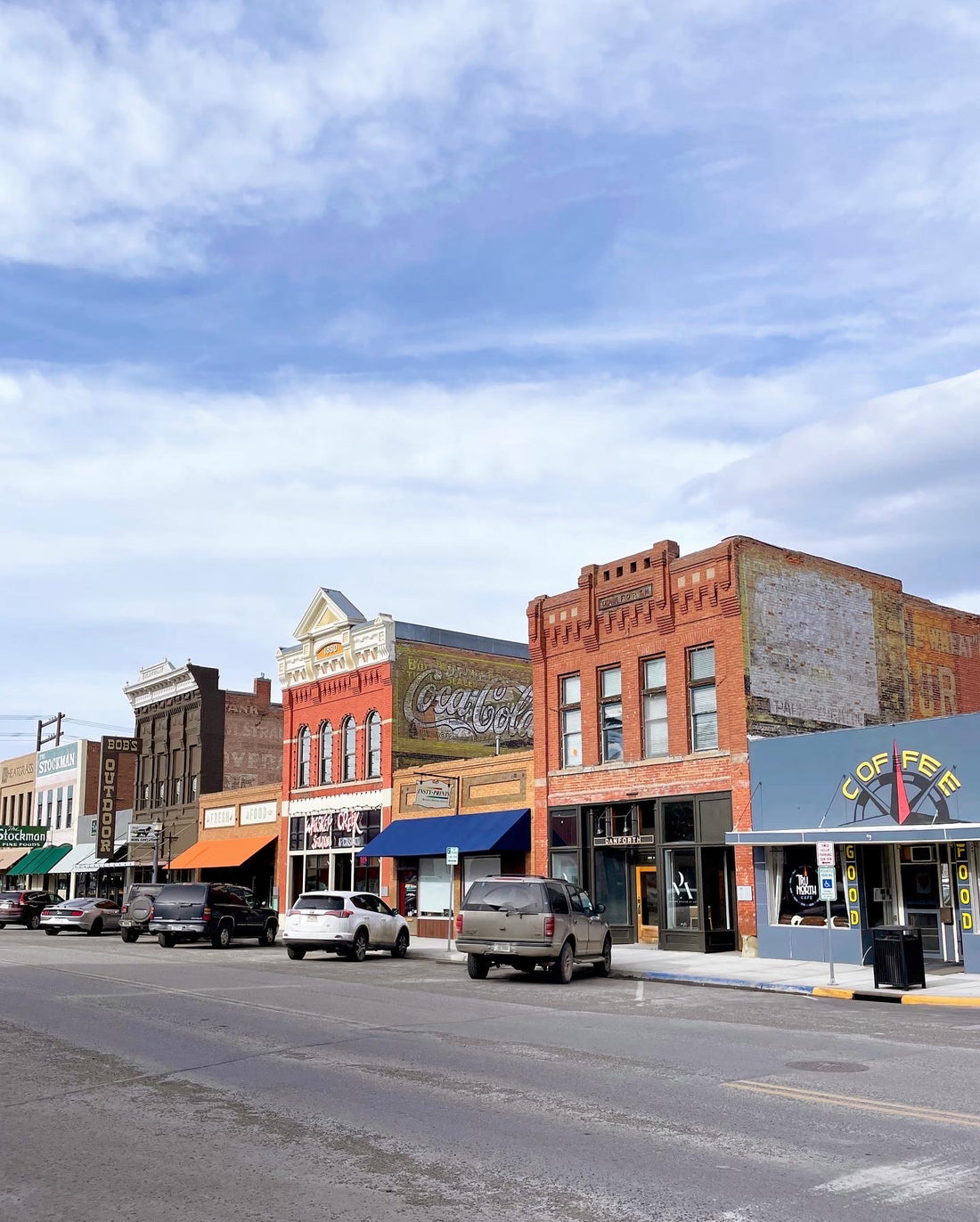 An image looking at small businesses on Main Street in Livingston, MT.